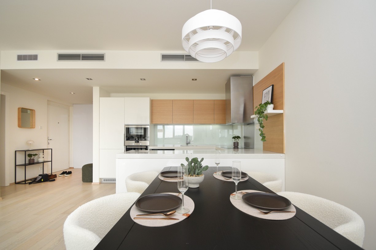 Сонячна 3-кімнатна квартира в комплексі River Park