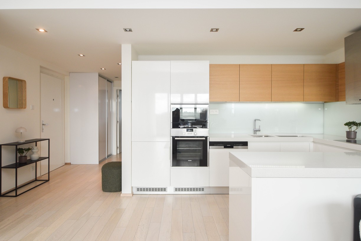 Сонячна 3-кімнатна квартира в комплексі River Park