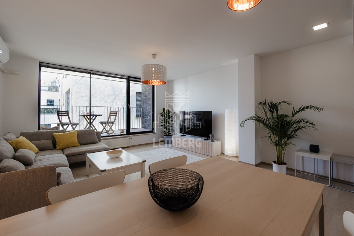 Солнечная 4-комнатная квартира на улице Dunajská