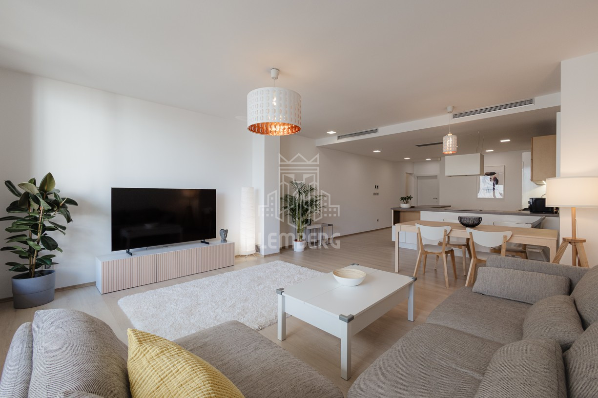 Солнечная 4-комнатная квартира на улице Dunajská