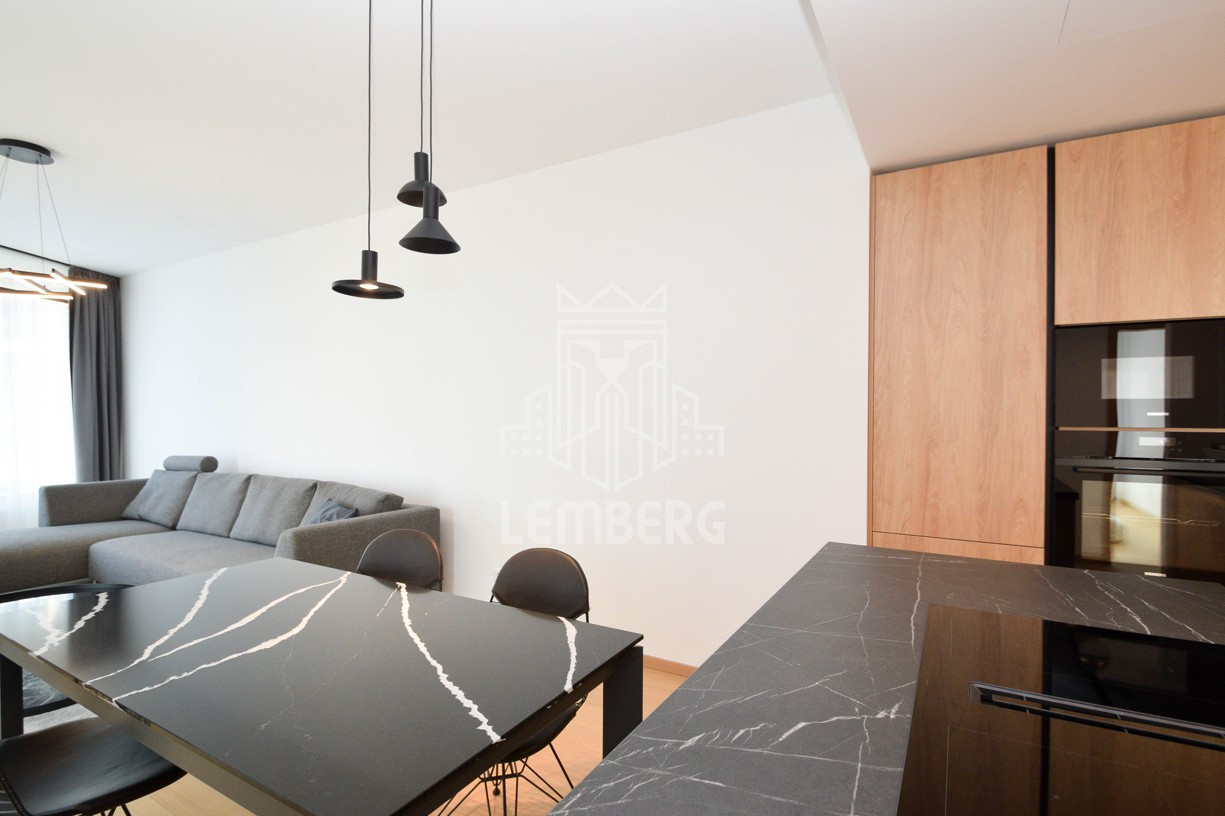 4-комнатная квартира в Sky Park с видом на Dunaj и замок