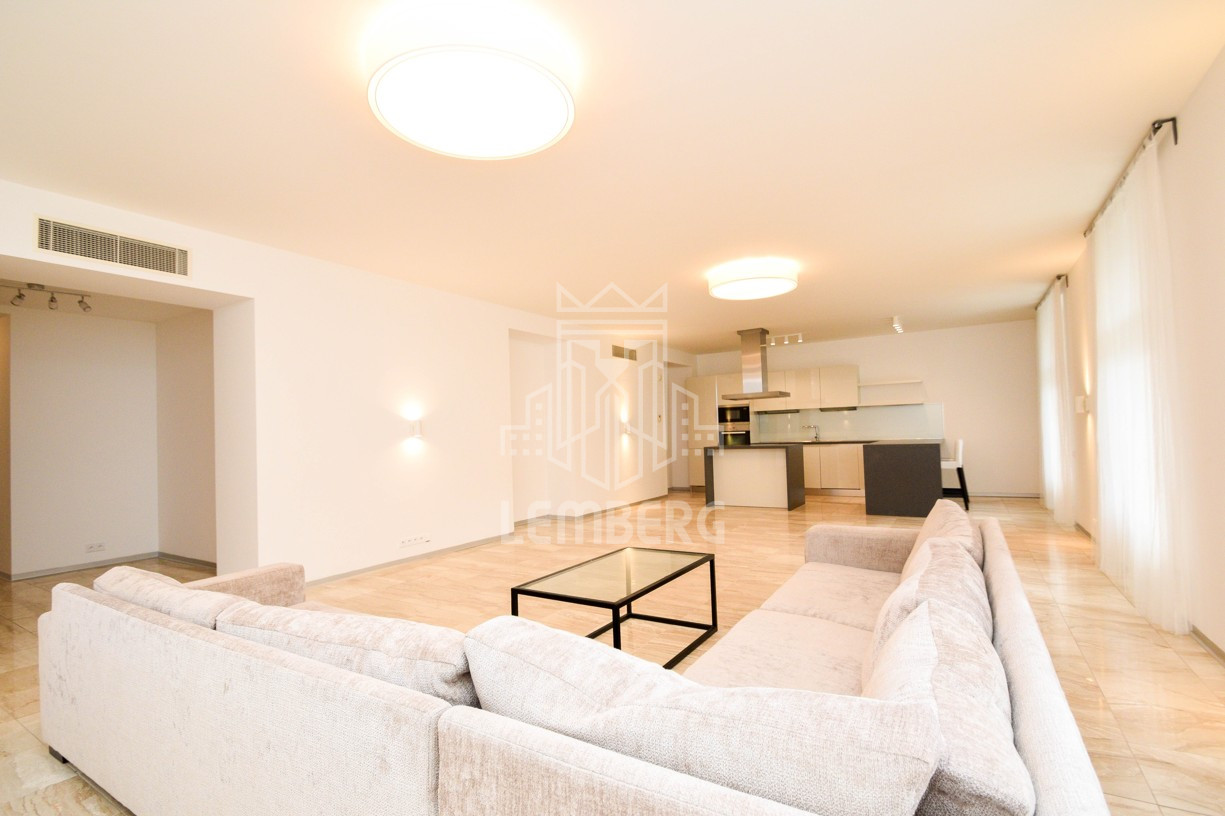 Просторная 4-комнатная квартира на ул.Hlboká