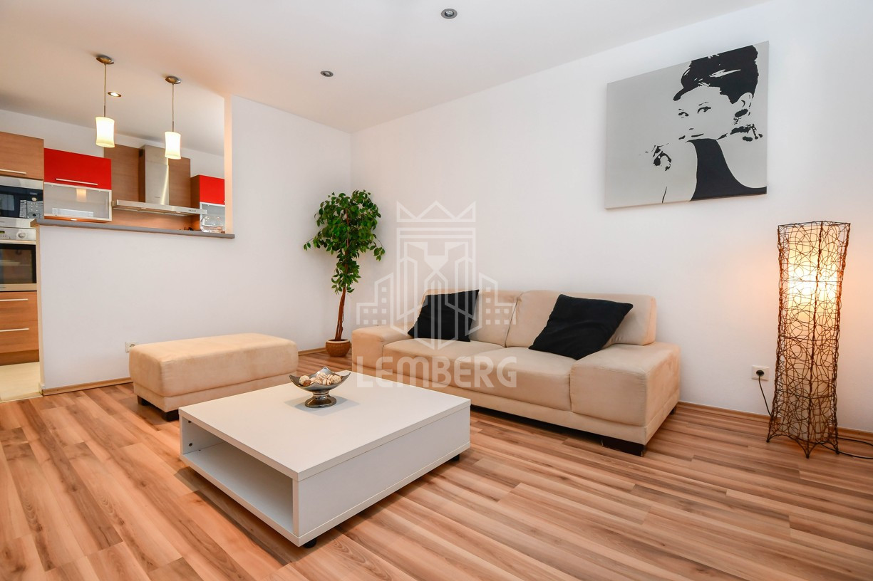 Облаштована 3-кімнатна квартира в селищі Rovinka