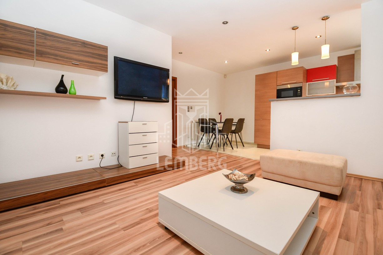 Облаштована 3-кімнатна квартира в селищі Rovinka