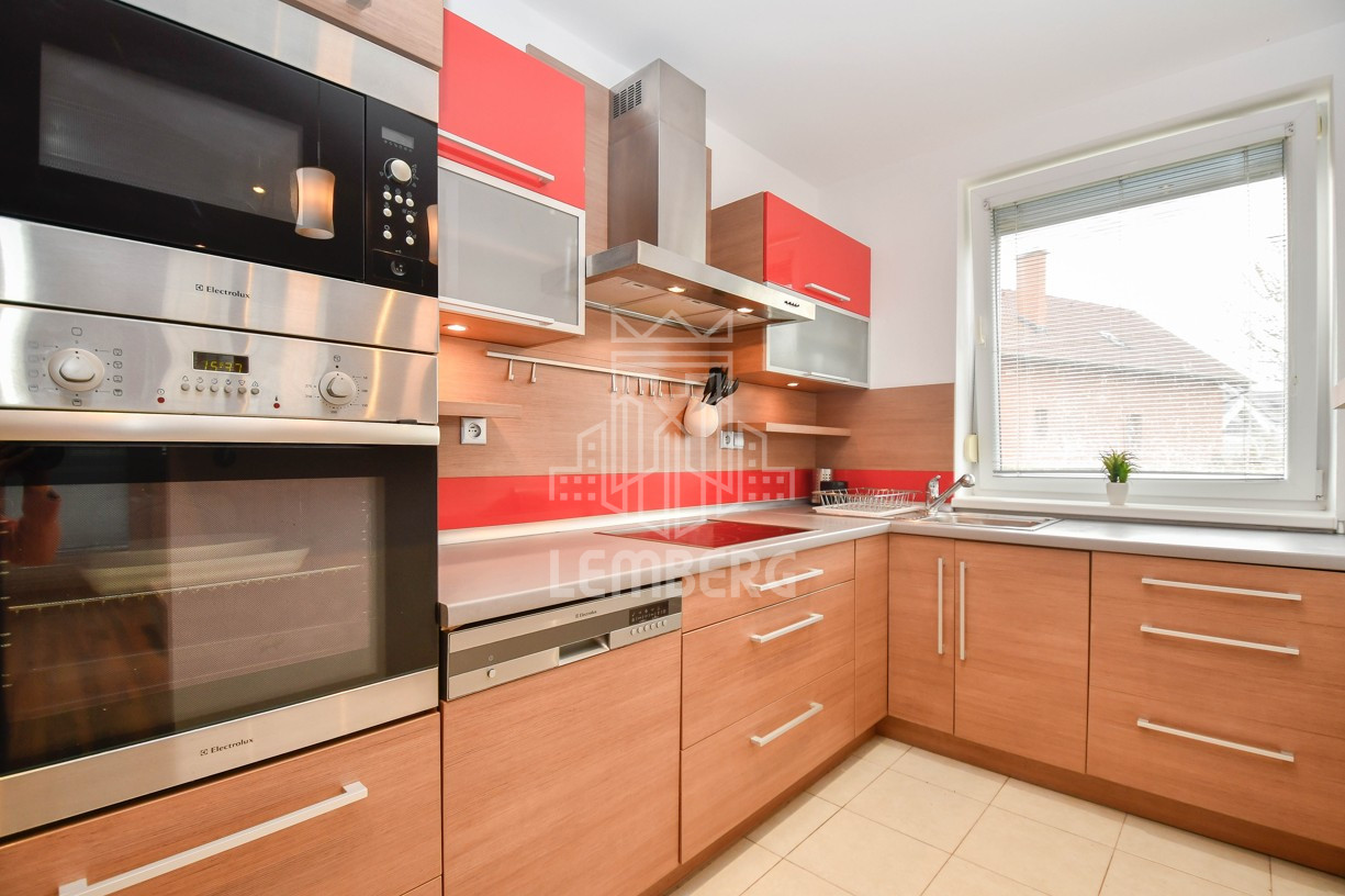 Облаштована 3-кімнатна квартира в селищі Rovinka