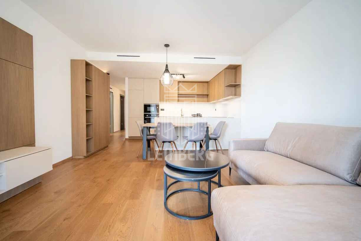 Люксовая 4-комнатная квартира в ЖК Vydrica