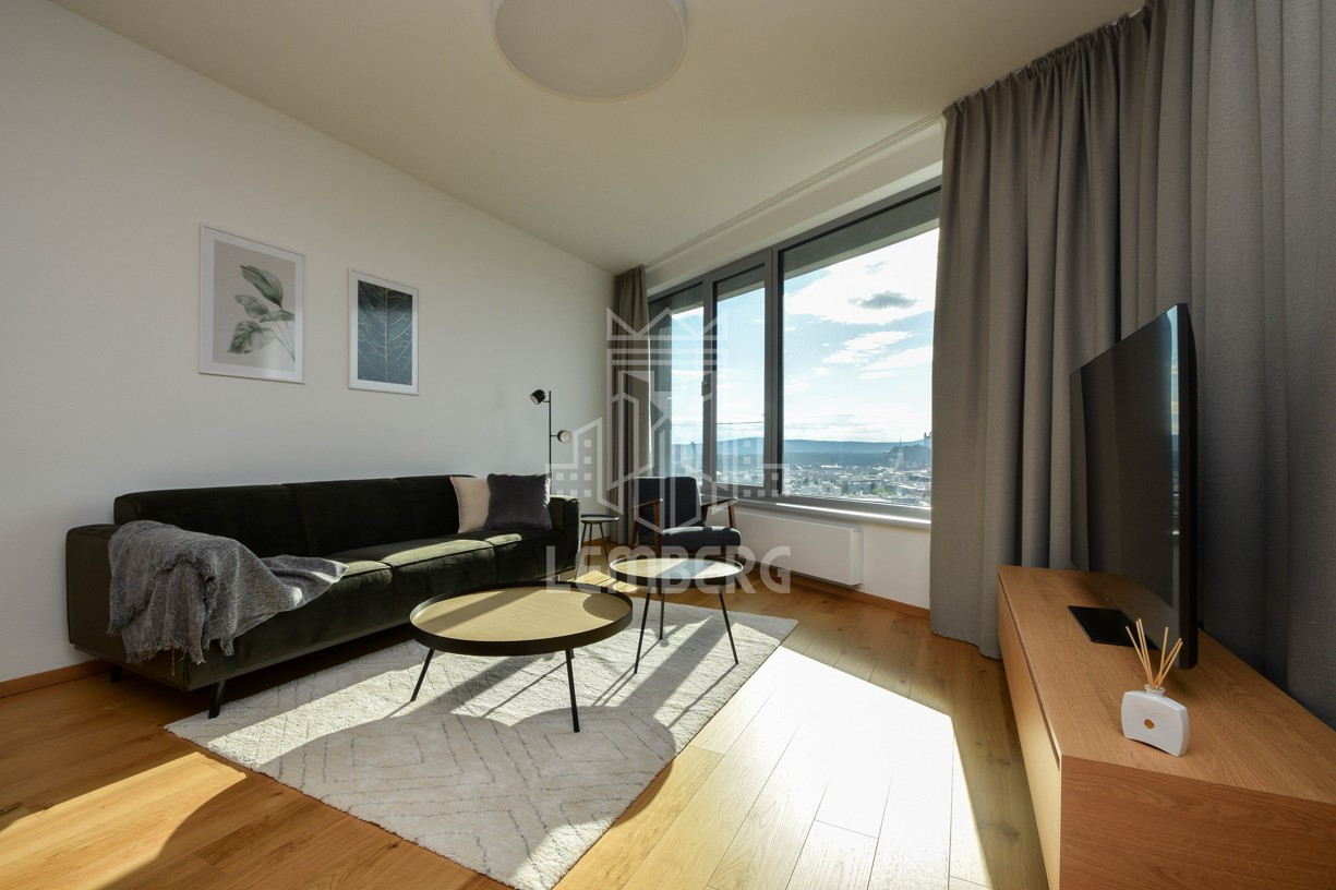 4-кімнатна квартира з видом на місто в проекті Sky Park