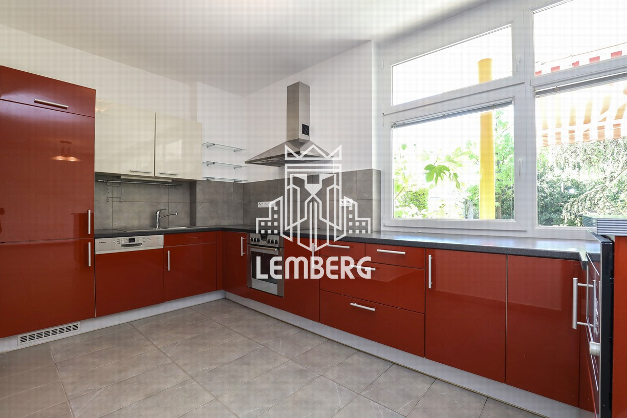 Просторий 6-кімнатний будинок на Колибі