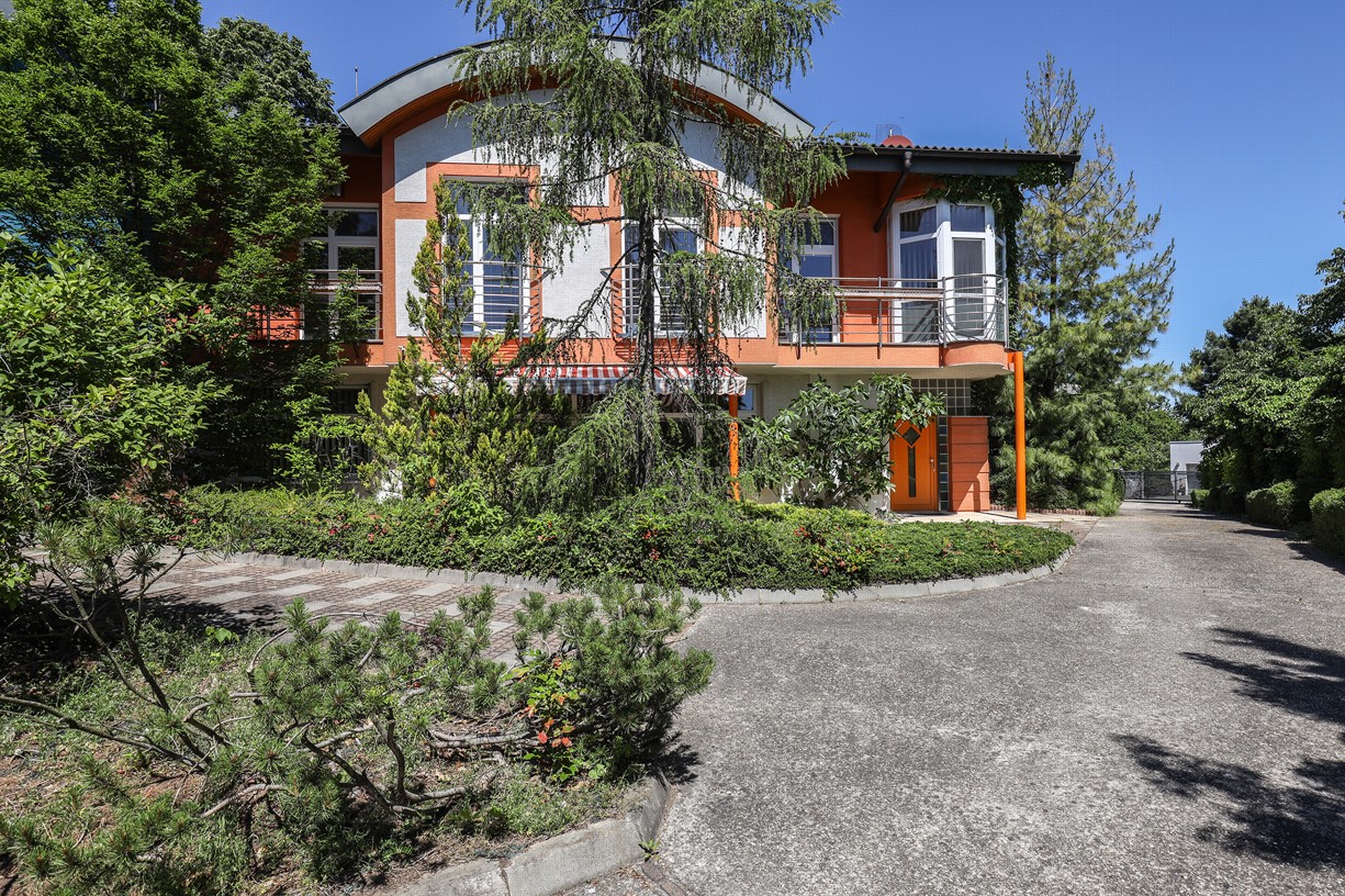 Просторий 6-кімнатний будинок на Колибі